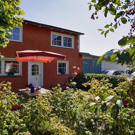Zentral Aber Ruhig, Terrasse Mit Viel Gruen - Strandnahes Ferienhaus Luki Goehren (Ruegen) Exterior foto
