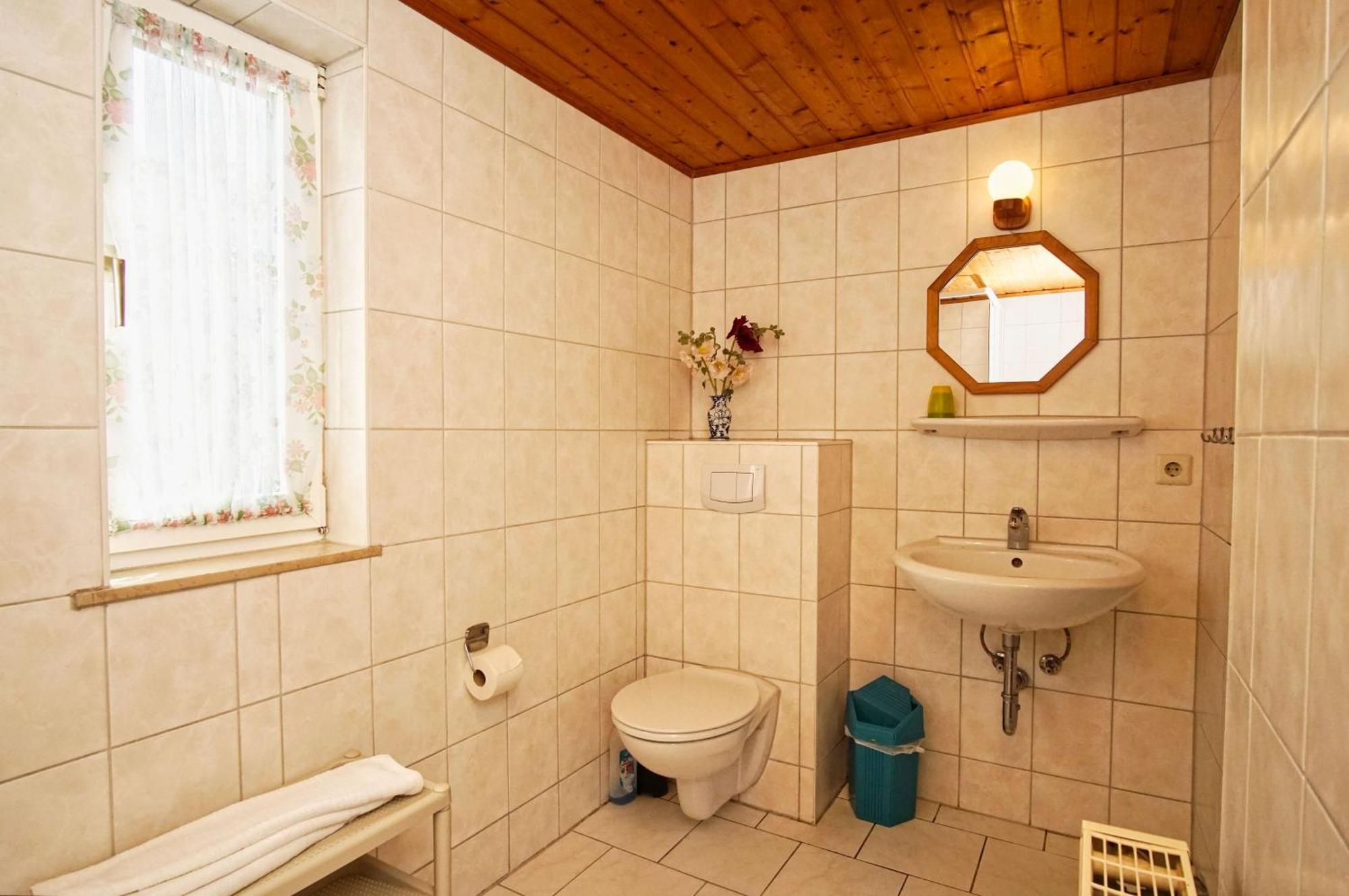 Zentral Aber Ruhig, Terrasse Mit Viel Gruen - Strandnahes Ferienhaus Luki Goehren (Ruegen) Exterior foto