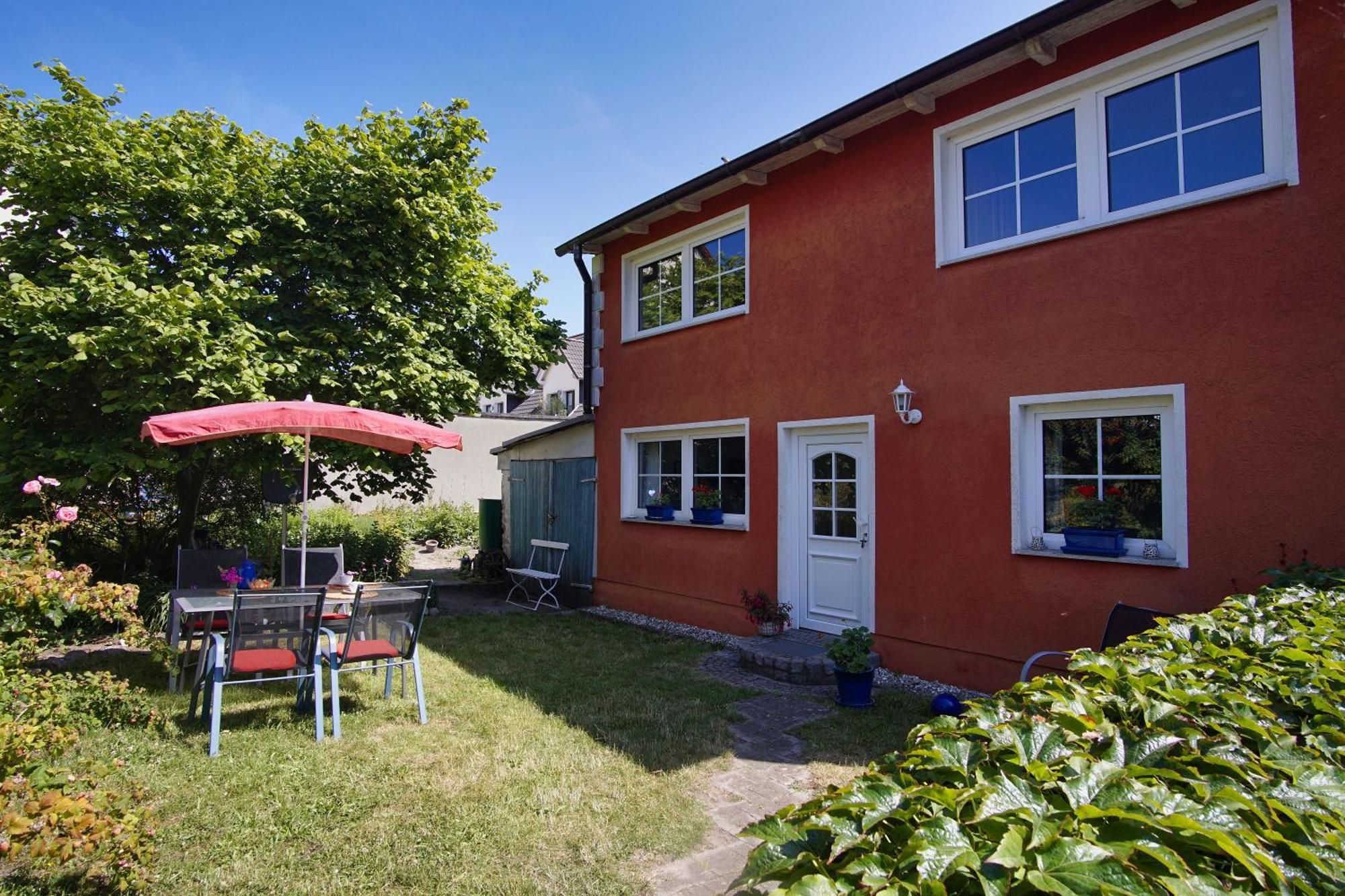 Zentral Aber Ruhig, Terrasse Mit Viel Gruen - Strandnahes Ferienhaus Luki Goehren (Ruegen) Exterior foto