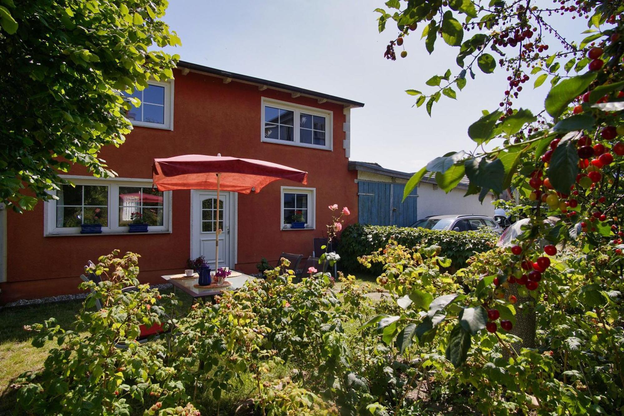 Zentral Aber Ruhig, Terrasse Mit Viel Gruen - Strandnahes Ferienhaus Luki Goehren (Ruegen) Exterior foto